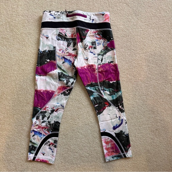 EUC - Lululemon bundle - crops and matching tank - Picture 3 of 12